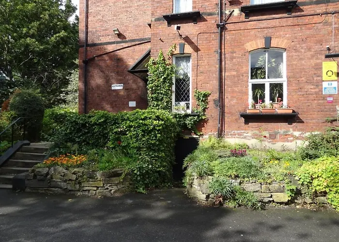 Oak Villa Hotel