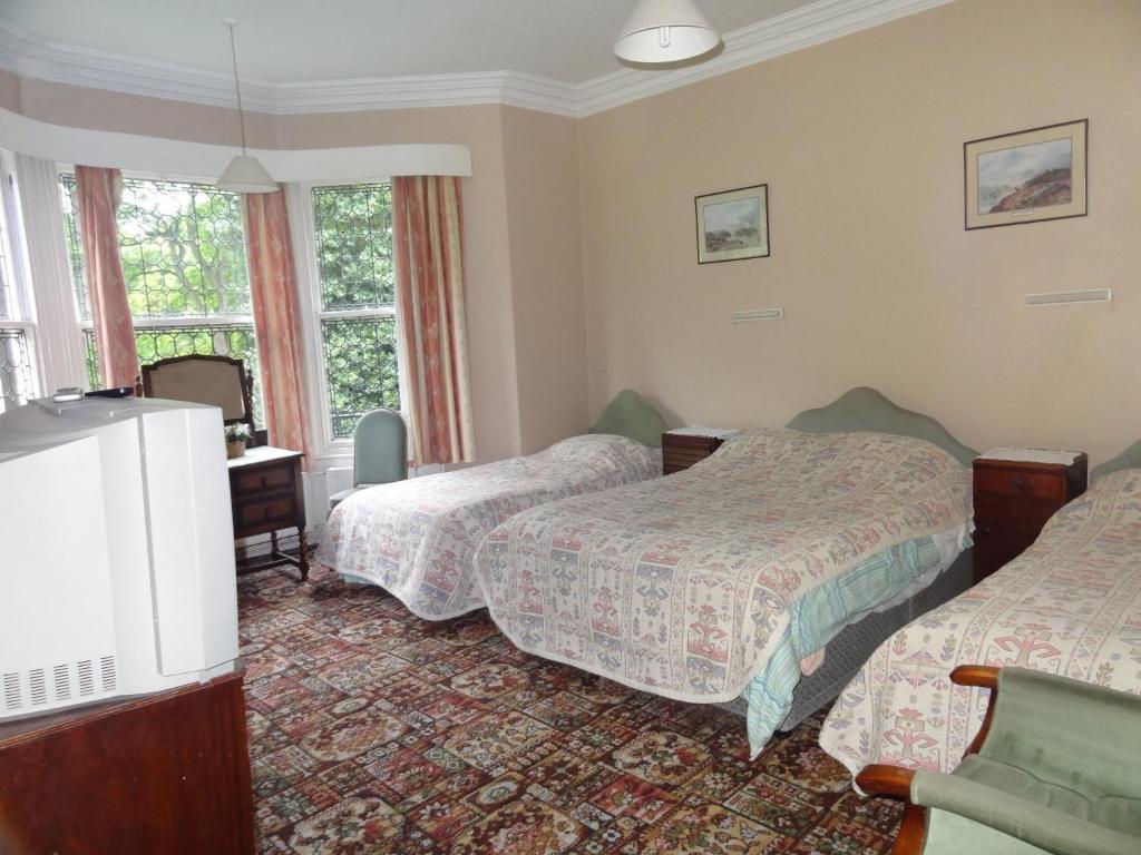 Oak 3* Leeds (West Yorkshire)