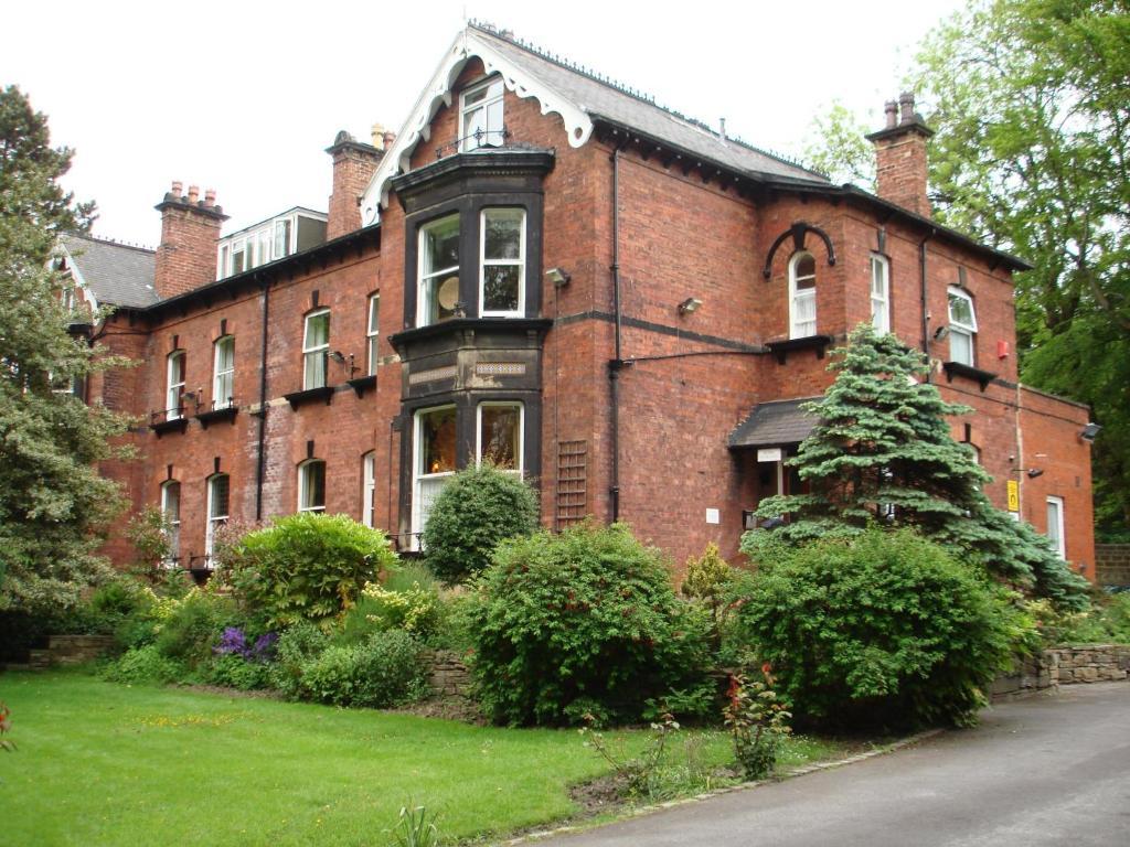Oak Leeds (West Yorkshire)